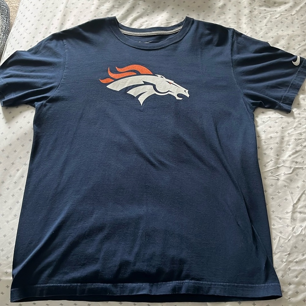 Nike NFL Broncos Van Millet #58 T-shirt size large